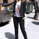 Nom du fichier=arrivingLateNightwithDavidLetterman18juin_31.jpg
Taille du fichier=521Ko
Dimensions : 1302x2000
Ajouté le : 19 Juin 2012 arrivingLateNightwithDavidLetterman18juin_31.jpg