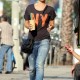 Nom du fichier=OliviaandherfianceJasonSudeikisshoppinginLosAngeles_22.jpg
Taille du fichier=146Ko
Dimensions : 679x1024
Ajouté le : 02 Juin 2013 OliviaandherfianceJasonSudeikisshoppinginLosAngeles_22.jpg